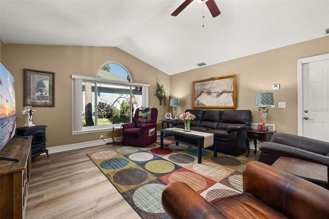 1737 QUEEN PALM DRIVE, Apopka, FL 32712