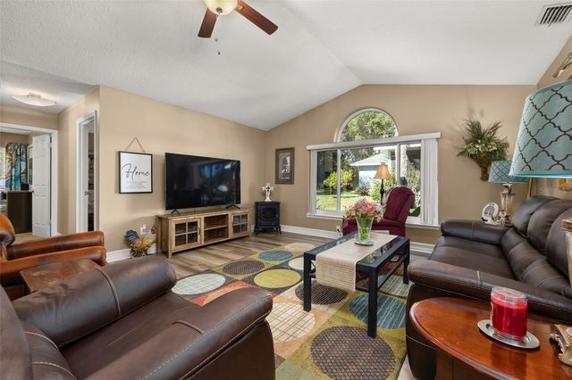 1737 QUEEN PALM DRIVE, Apopka, FL 32712