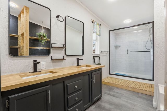 113 County Road 5631, Castroville, TX 78009