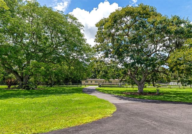 5310 N TUTTLE AVENUE, Sarasota, FL 34234