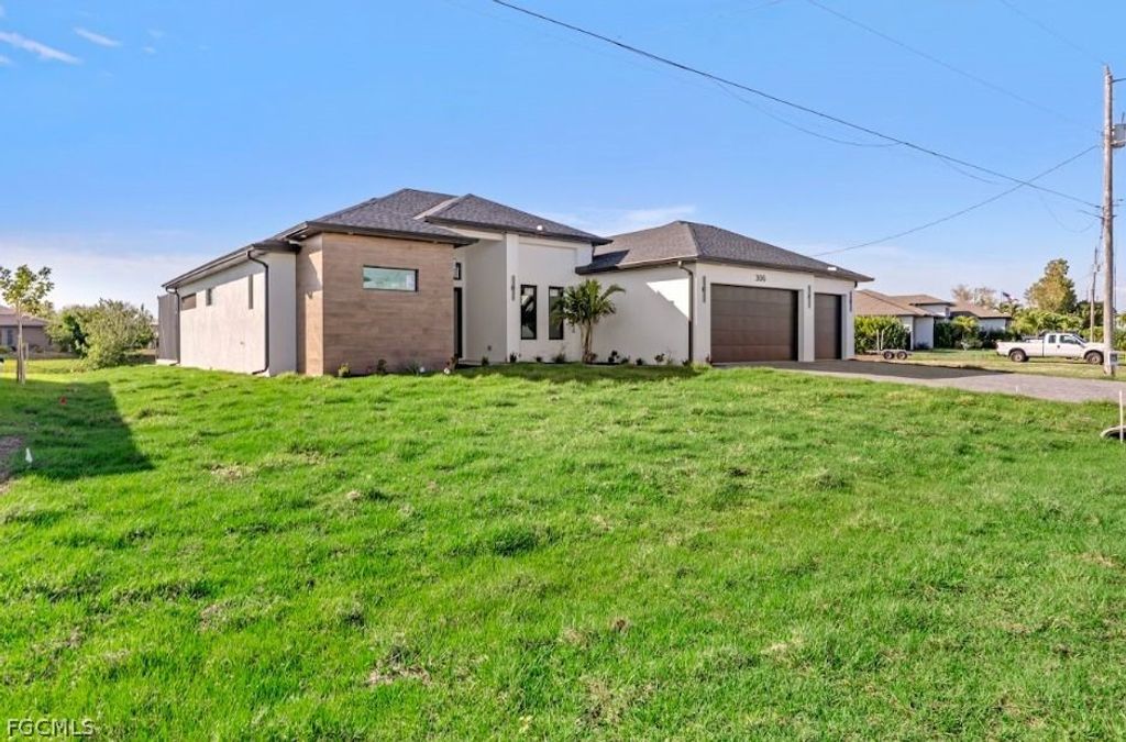 306 SW 26th AVE, Cape Coral, FL 33991