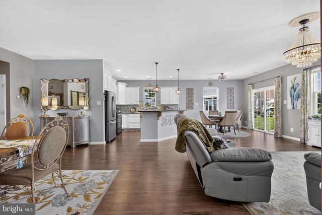 48 E DEHART AVE, Clayton, NJ 08312