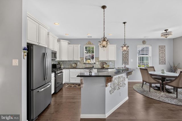 48 E DEHART AVE, Clayton, NJ 08312