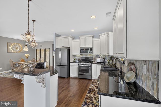 48 E DEHART AVE, Clayton, NJ 08312