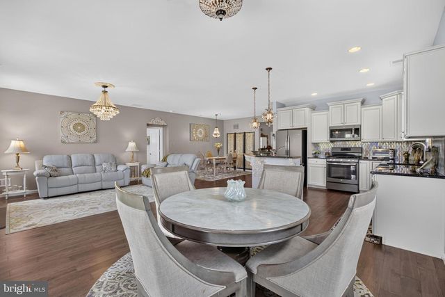 48 E DEHART AVE, Clayton, NJ 08312