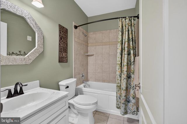 48 E DEHART AVE, Clayton, NJ 08312