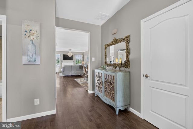 48 E DEHART AVE, Clayton, NJ 08312