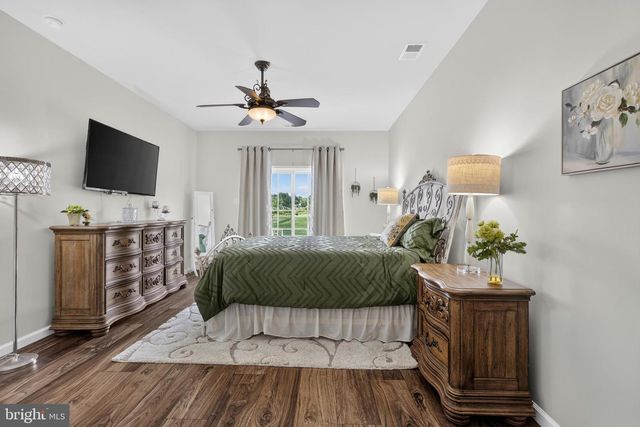 48 E DEHART AVE, Clayton, NJ 08312