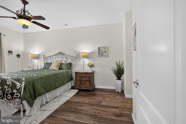 48 E DEHART AVE, Clayton, NJ 08312