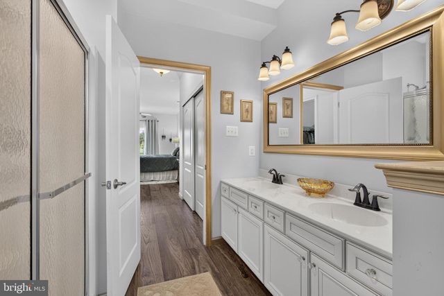 48 E DEHART AVE, Clayton, NJ 08312