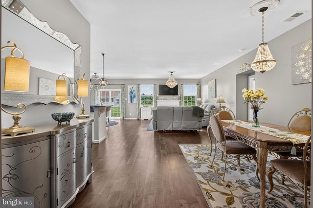 48 E DEHART AVE, Clayton, NJ 08312