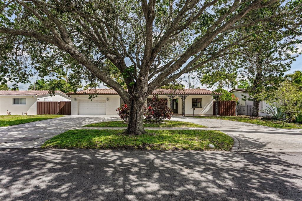 1101 NE 4th Court, Hallandale Beach, FL 33009