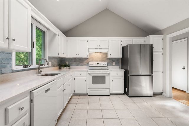 22 Causeway Street, Medfield, MA 02052