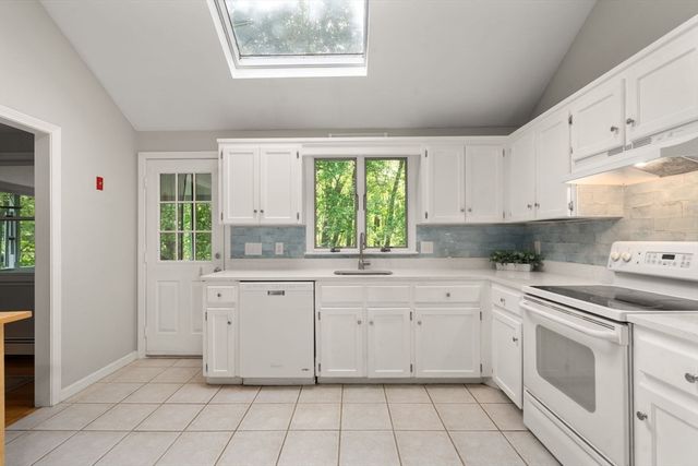 22 Causeway Street, Medfield, MA 02052