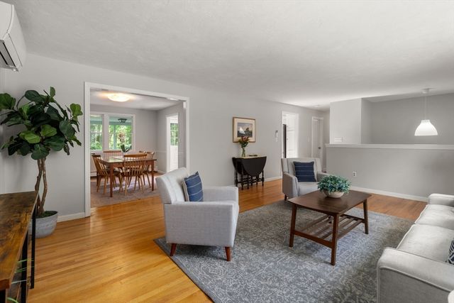 22 Causeway Street, Medfield, MA 02052