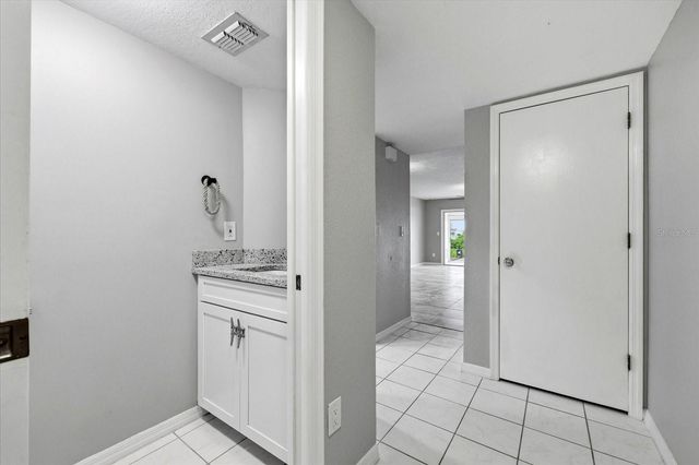 14628 LORIDAWN DRIVE 13, Seminole, FL 33776
