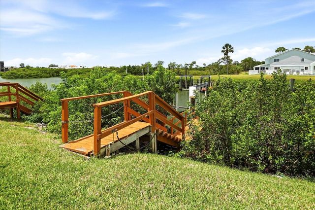 14628 LORIDAWN DRIVE 13, Seminole, FL 33776