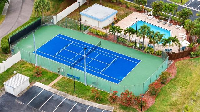 14628 LORIDAWN DRIVE 13, Seminole, FL 33776