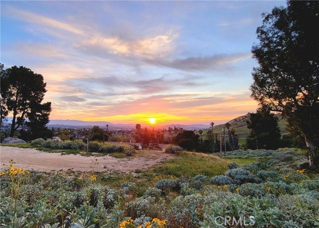 2935 Galaxie Heights Road, Riverside, CA 92507