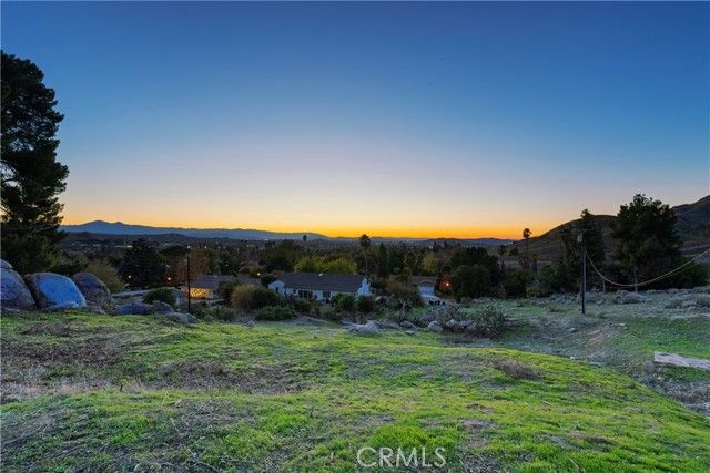 2935 Galaxie Heights Road, Riverside, CA 92507