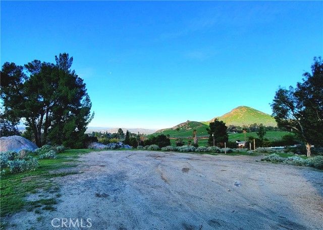 2935 Galaxie Heights Road, Riverside, CA 92507