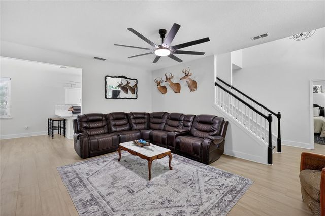 250 N WALKER STREET, Oakland, FL 34760