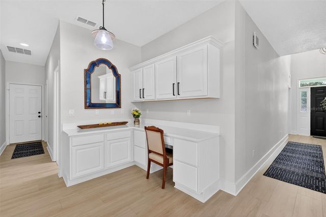 250 N WALKER STREET, Oakland, FL 34760