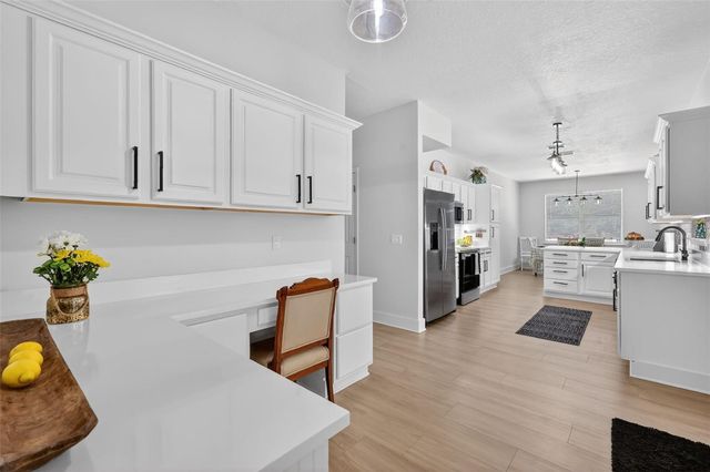 250 N WALKER STREET, Oakland, FL 34760