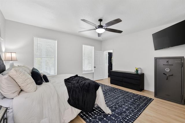 250 N WALKER STREET, Oakland, FL 34760