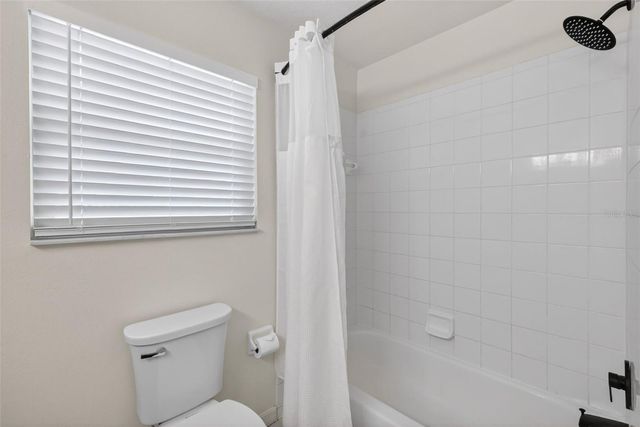 250 N WALKER STREET, Oakland, FL 34760