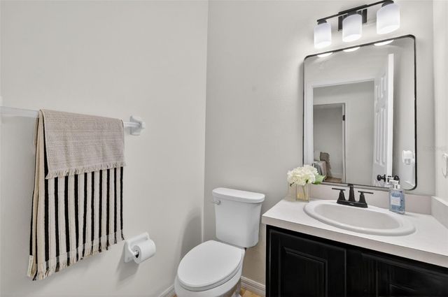 250 N WALKER STREET, Oakland, FL 34760