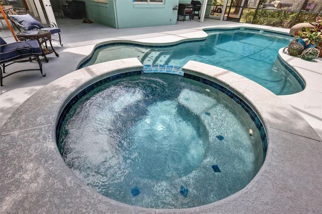 250 N WALKER STREET, Oakland, FL 34760