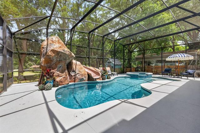 250 N WALKER STREET, Oakland, FL 34760