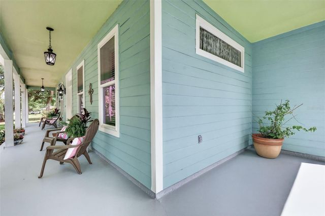 250 N WALKER STREET, Oakland, FL 34760