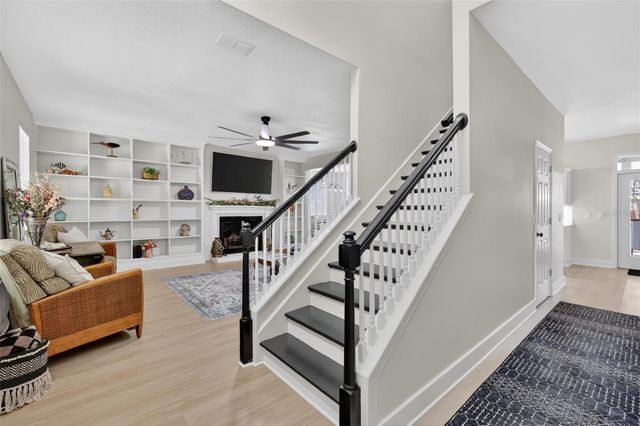 250 N WALKER STREET, Oakland, FL 34760