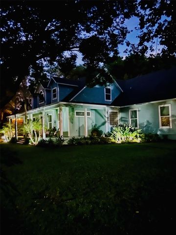 250 N WALKER STREET, Oakland, FL 34760