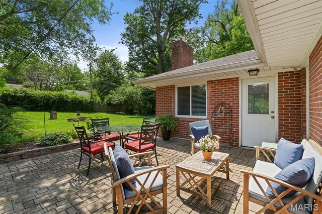 930 Blackberry Place, St Louis, MO 63130