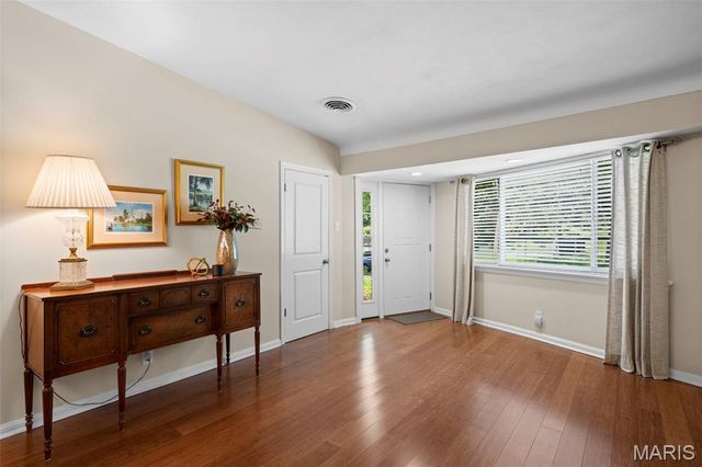930 Blackberry Place, St Louis, MO 63130