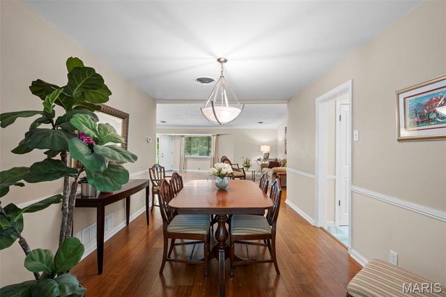930 Blackberry Place, St Louis, MO 63130