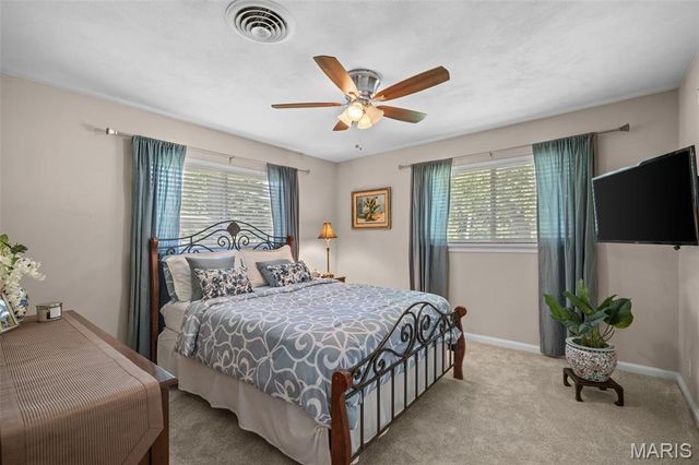 930 Blackberry Place, St Louis, MO 63130