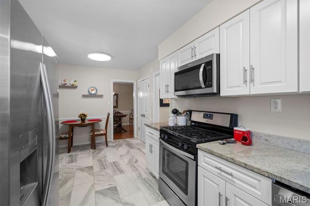 930 Blackberry Place, St Louis, MO 63130