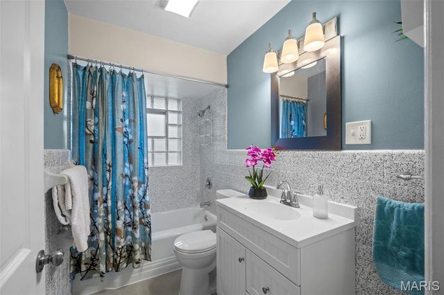 930 Blackberry Place, St Louis, MO 63130
