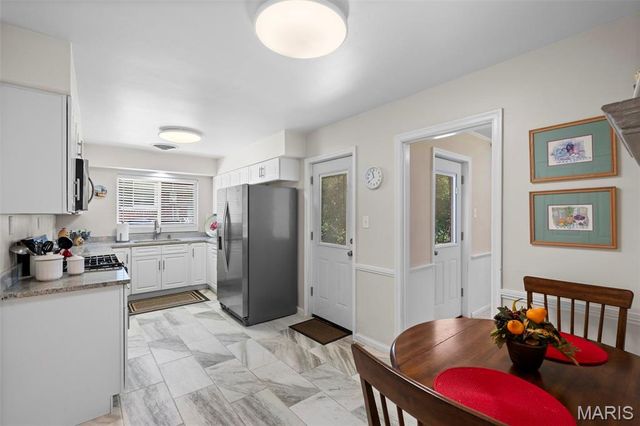 930 Blackberry Place, St Louis, MO 63130