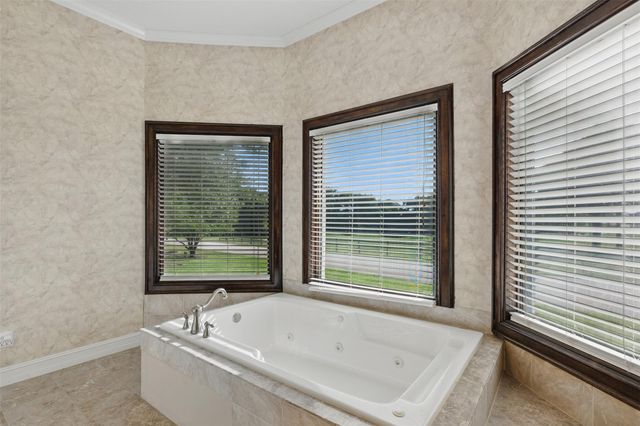 90 Greenview Street, Montgomery, TX 77356