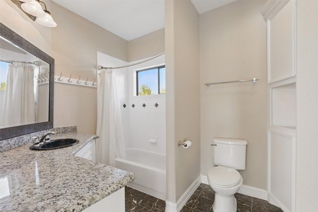 90 Greenview Street, Montgomery, TX 77356