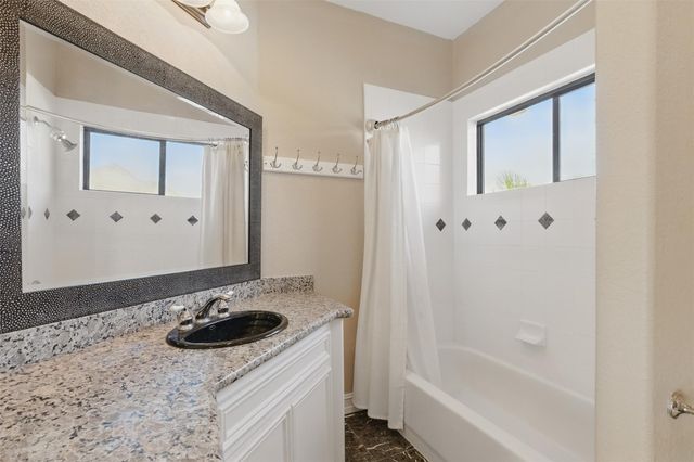 90 Greenview Street, Montgomery, TX 77356