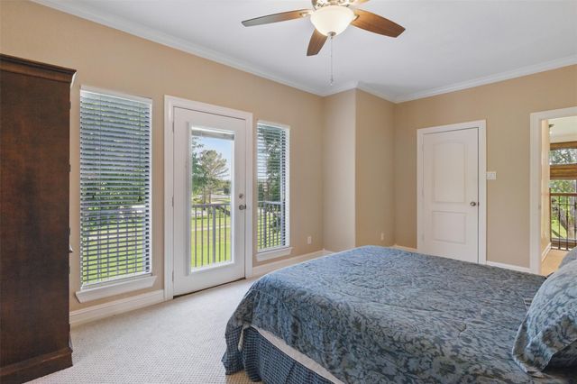 90 Greenview Street, Montgomery, TX 77356