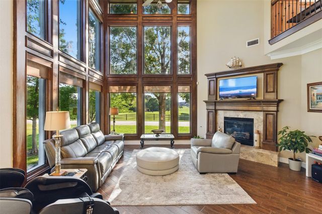 90 Greenview Street, Montgomery, TX 77356