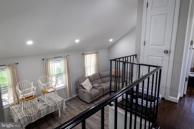 21 DIXMONT AVE, Trenton, NJ 08618