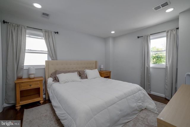 21 DIXMONT AVE, Trenton, NJ 08618